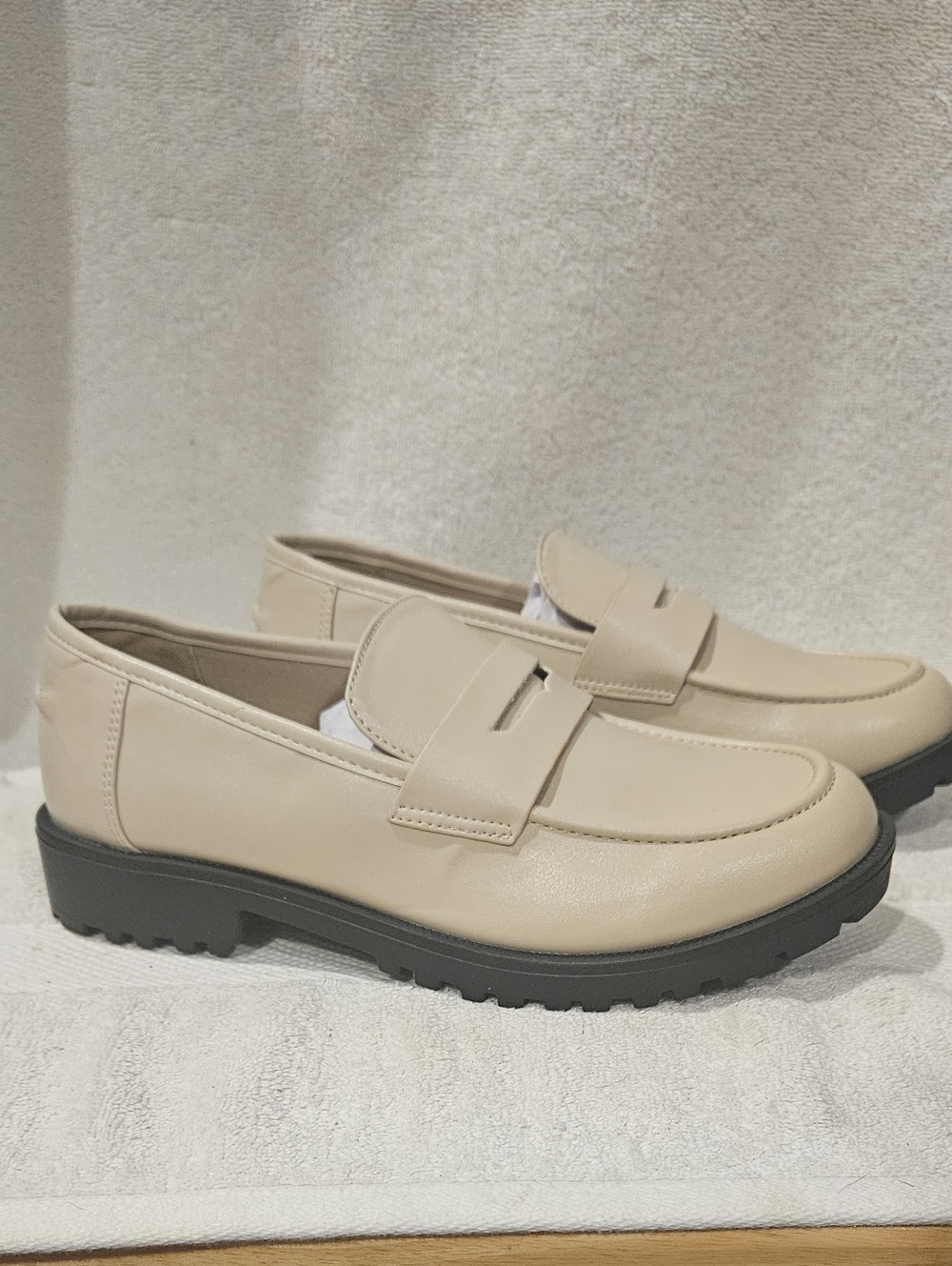 CUSHIONAIRE LOAFERS